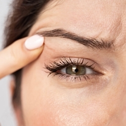Drooping eyelids. What works and what doesn&rsquo;t.
